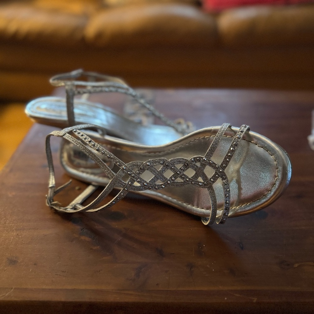 Kenneth Cole Unlisted Sandal - Picture 5 of 7